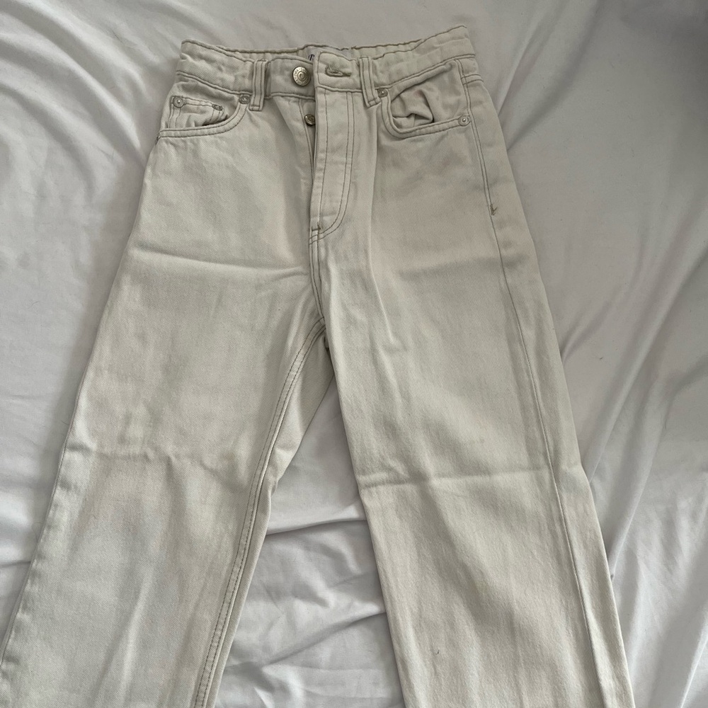 Zara Women’s beige Straight Leg Jeans